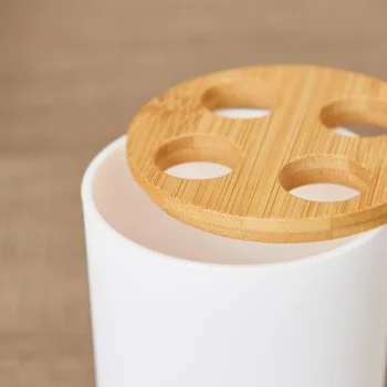 Organizues për furça dhëmbësh me katër ndarje të veçanta për sistemim më të mirë në banjë